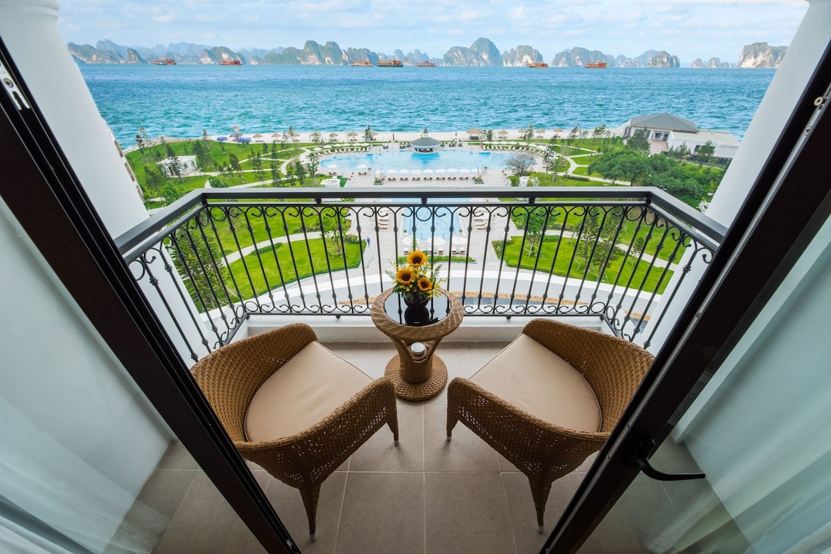 View từ phòng nghỉ combo nghỉ dưỡng Hạ Long