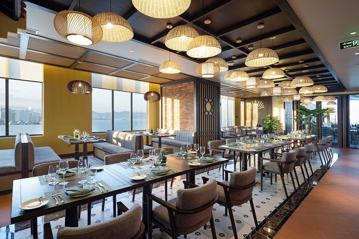 Ẩm thực tinh tế tại nhà hàng Best Western Premier Marvella Nha Trang