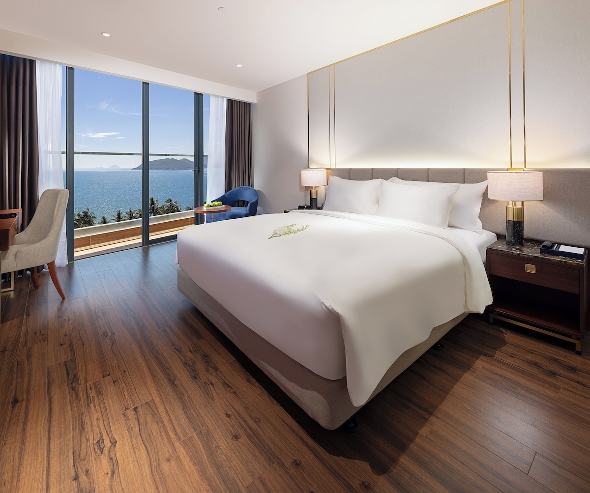 View ngắm biển trực diện từ phòng khách sạn Marvella