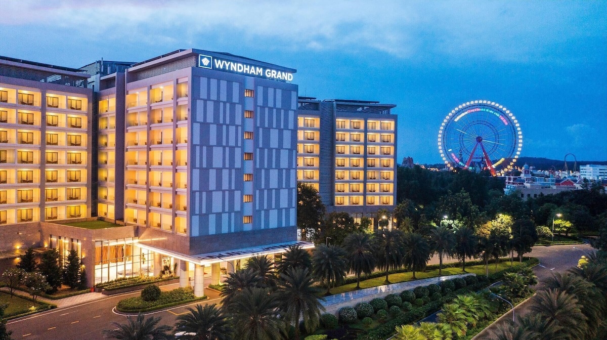 Nghỉ dưỡng trọn gói tại Wyndham Grand