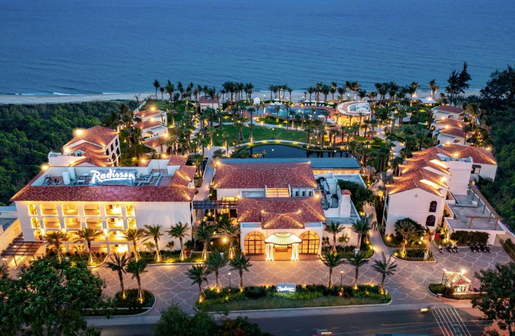 Radisson Phan Thiết - combo resort Phan Thiết view biển