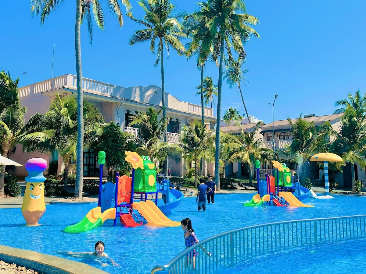 Hồ bơi ngoài trời tại Le VIVA Mũi Né