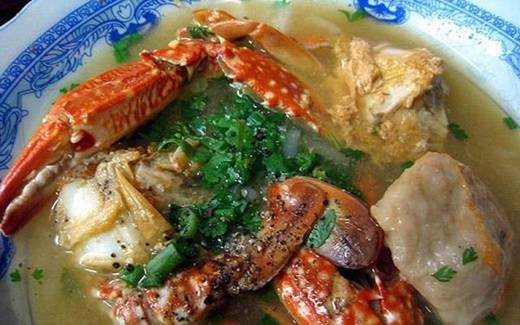 Bánh canh ghẹ Cộng Hòa món ngon Tân Bình hải sản tươi