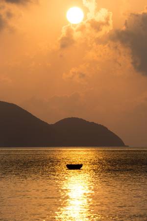 Bình minh quyến rũ tại Côn Đảo
