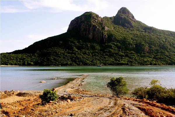 Du lịch Côn Đảo - Quần đảo gồm 16 đảo nhỏ với đảo Côn Sơn lớn nhất