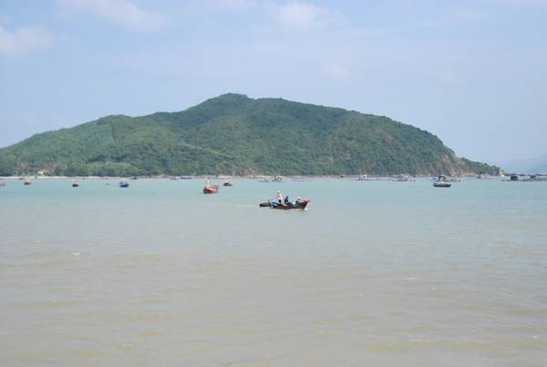 Vẻ đẹp hoang sơ của đảo Nhất Tự Sơn