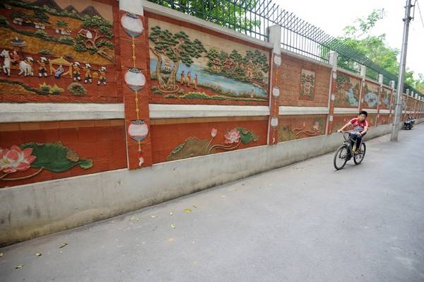 Công trình nghệ thuật con đường gốm được xây dựng từ năm 2014 đến nay vẫn giữ nguyên vẻ đẹp.