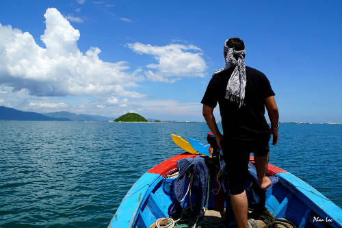 con-duong-nam-duoi-muc-nuoc-bien-o-khanh-hoa-ivivu-3