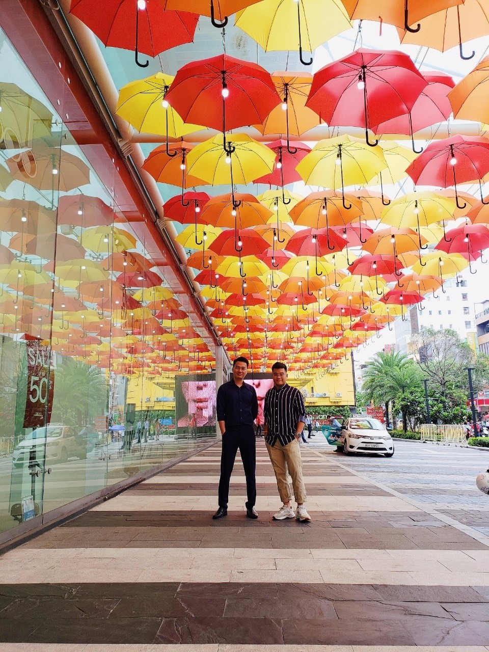 Con đường ô bay dài 100m tại Vạn Hạnh Mall