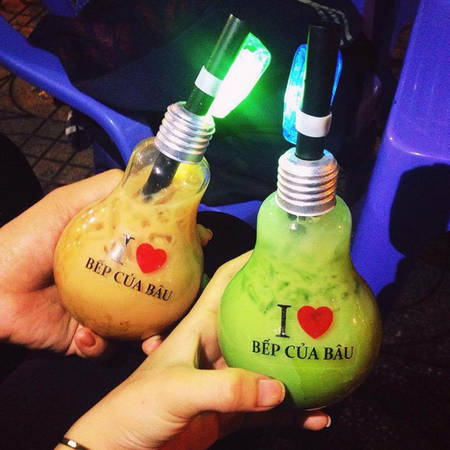 Bếp của Bâu hai chi nhánh trà sữa bóng đèn