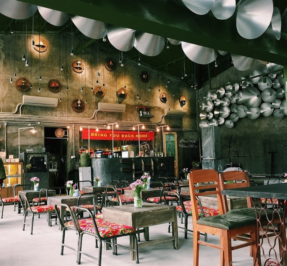 Không gian rộng rãi quán cafe Đà Nẵng Cộng Cà Phê