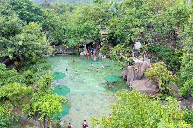Công viên khủng long Đà Nẵng kết hợp onsen núi Thần Tài
