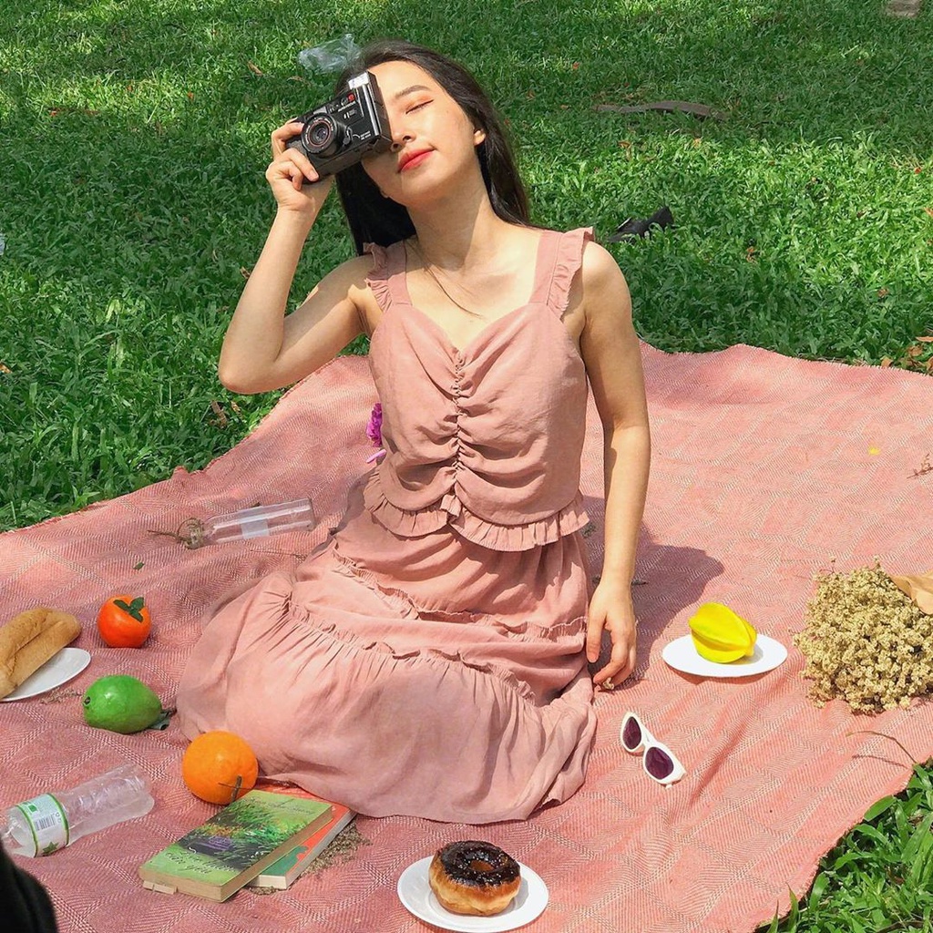 Chuẩn bị picnic khi cắm trại công viên Yên Sở