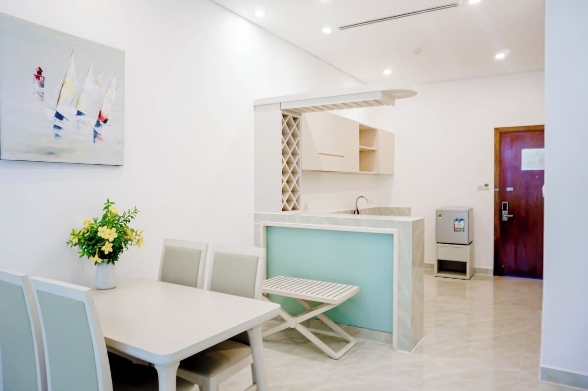 Khu bếp riêng trong phòng nghỉ Costabella Nha Trang