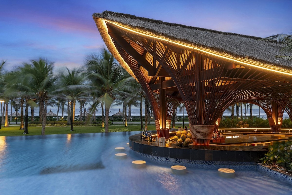 Quầy bar mở ra khung cảnh lãng mạn tại Costamigo Phan Thiết