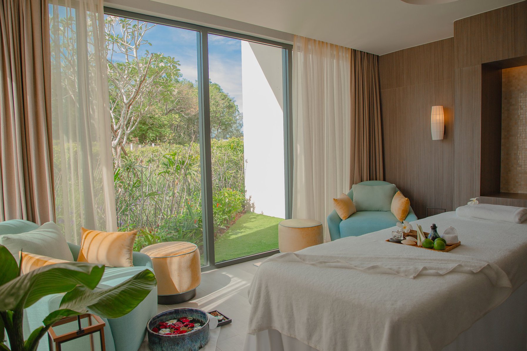 Crowne Plaza Phú Quốc không gian Hoa Sim Spa