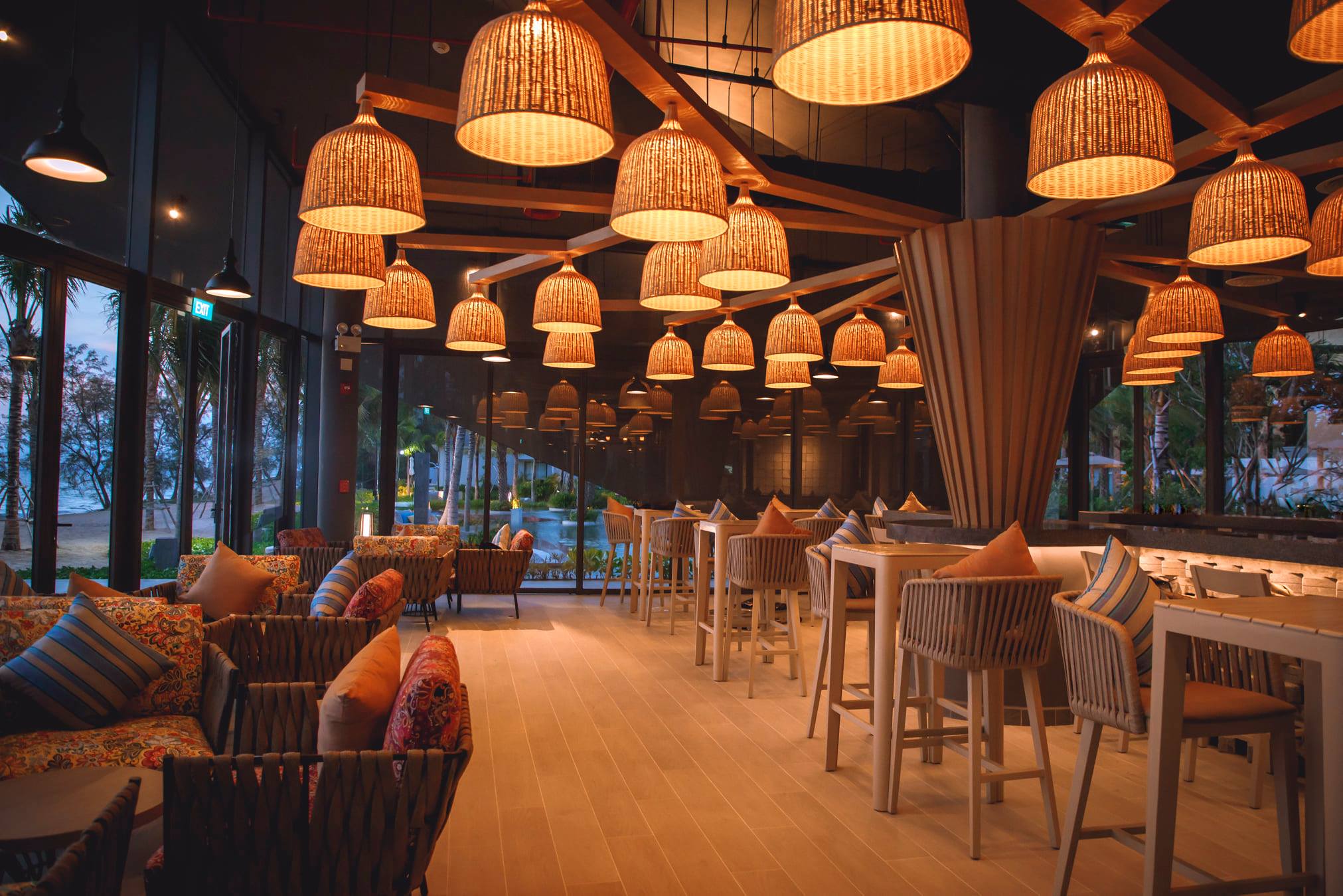 Bar Horizons Crowne Plaza Phú Quốc Starbay