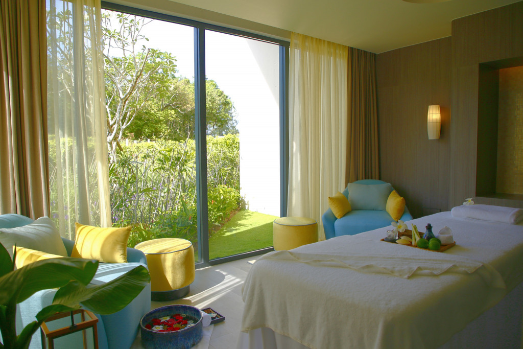 Thực đơn hải sản Crowne Plaza Phú Quốc Starbay