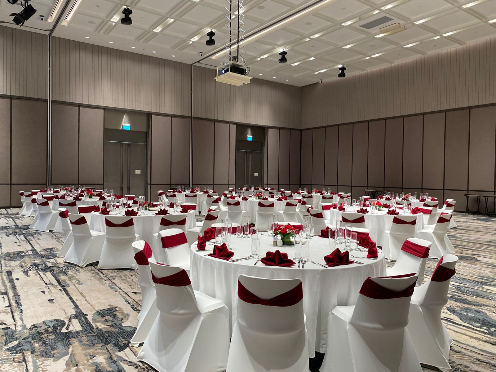 Bãi biển Crowne Plaza Phú Quốc Starbay