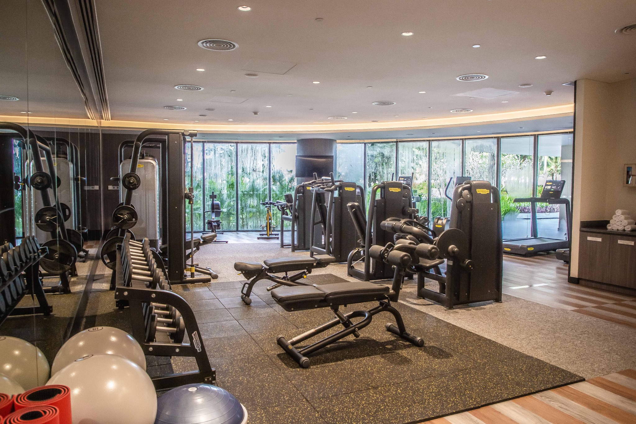 Thiết bị gym Crowne Plaza Phú Quốc Starbay
