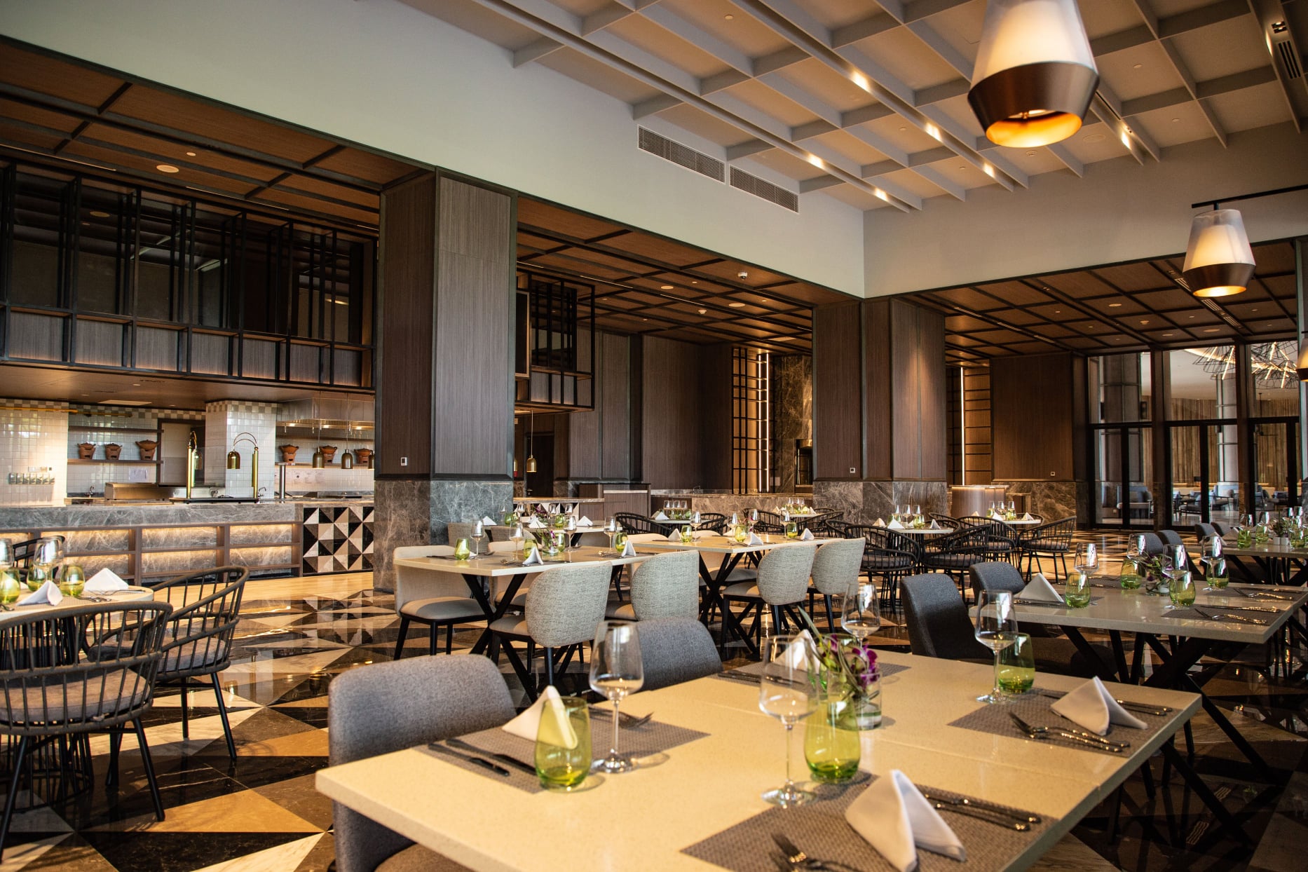 Nhà hàng Crowne Plaza Phú Quốc Starbay