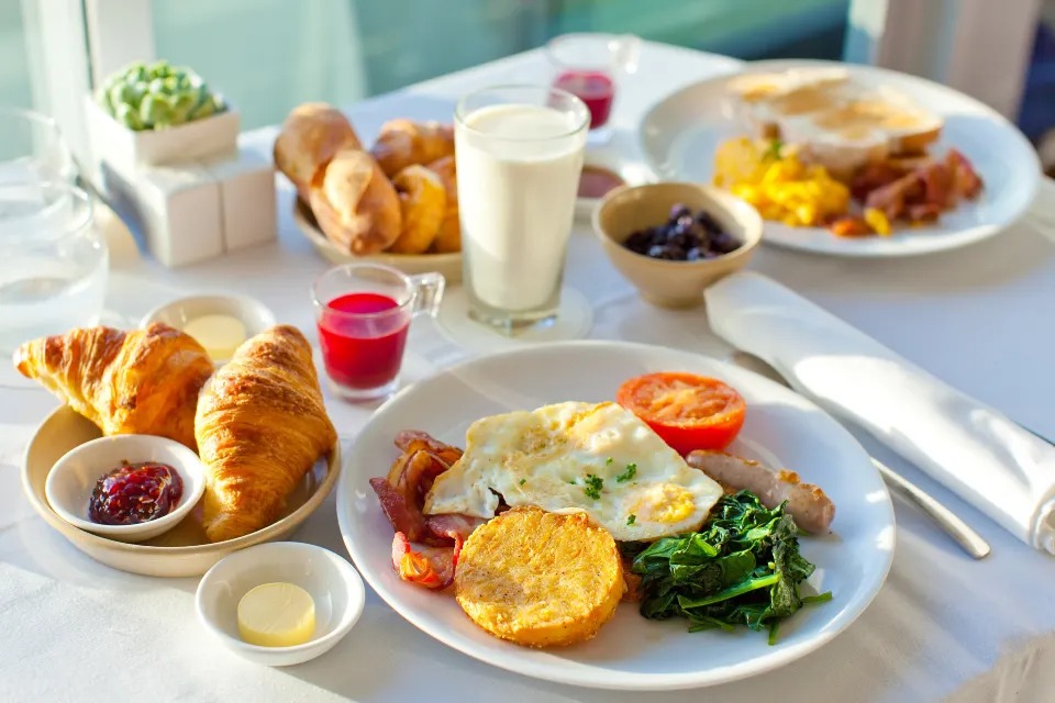 Không gian ăn uống Crowne Plaza Phú Quốc Starbay