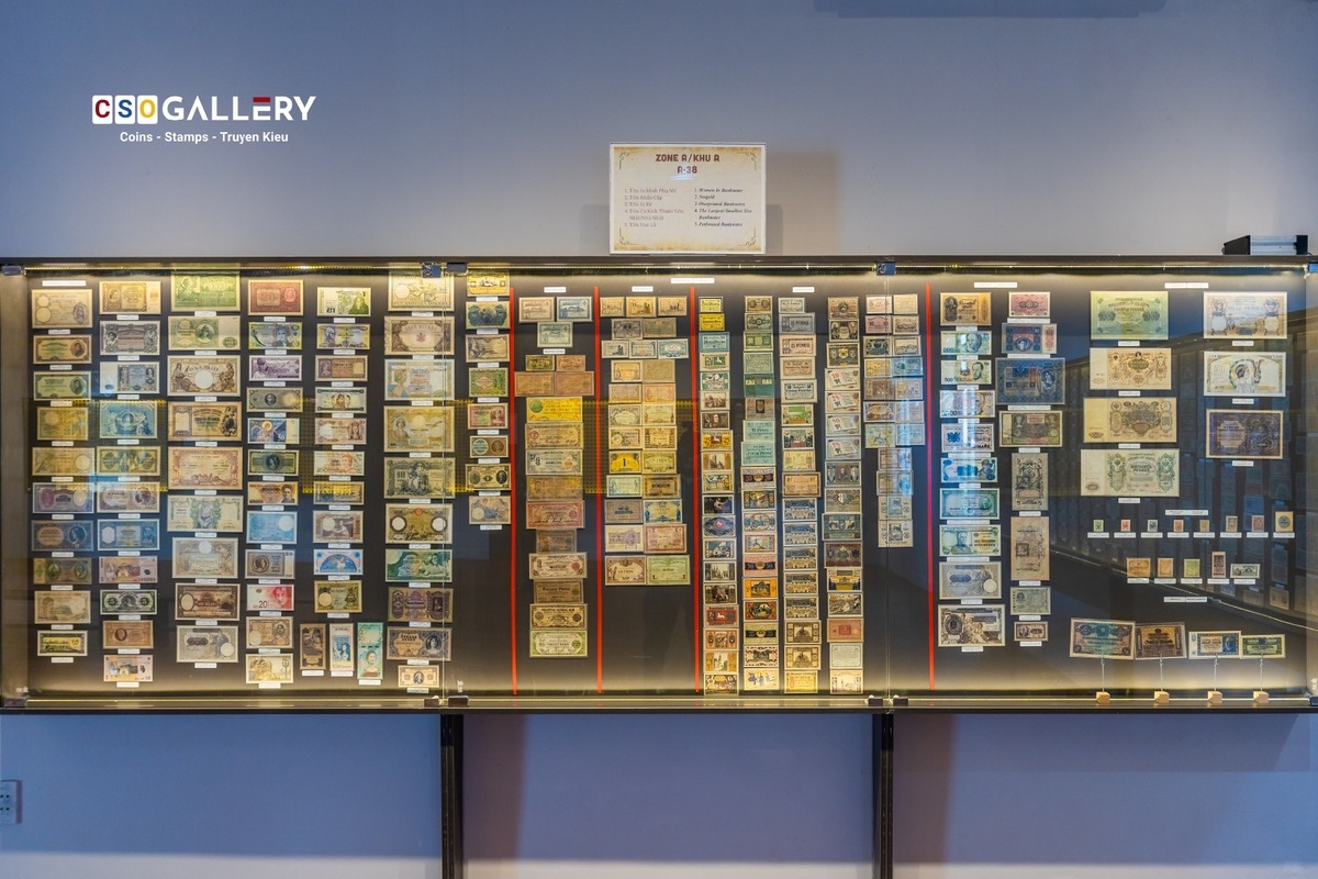 Bộ sưu tập tiền giấy tại CSO Gallery Hội An