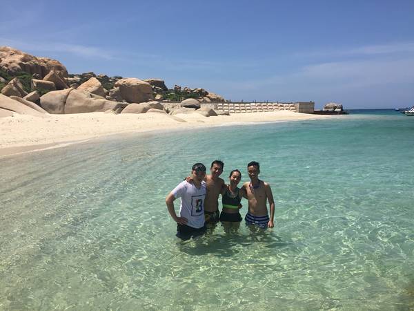 Cảnh biển đẹp tại Cù Lao Câu