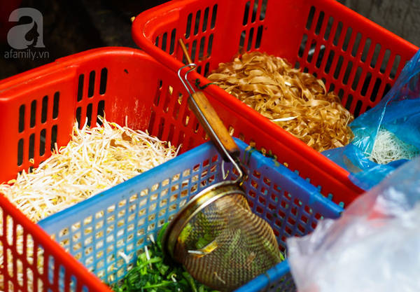 Không gian quán bánh đa cua Trung Liệt Không gian quán bánh đa cua Trung Liệt