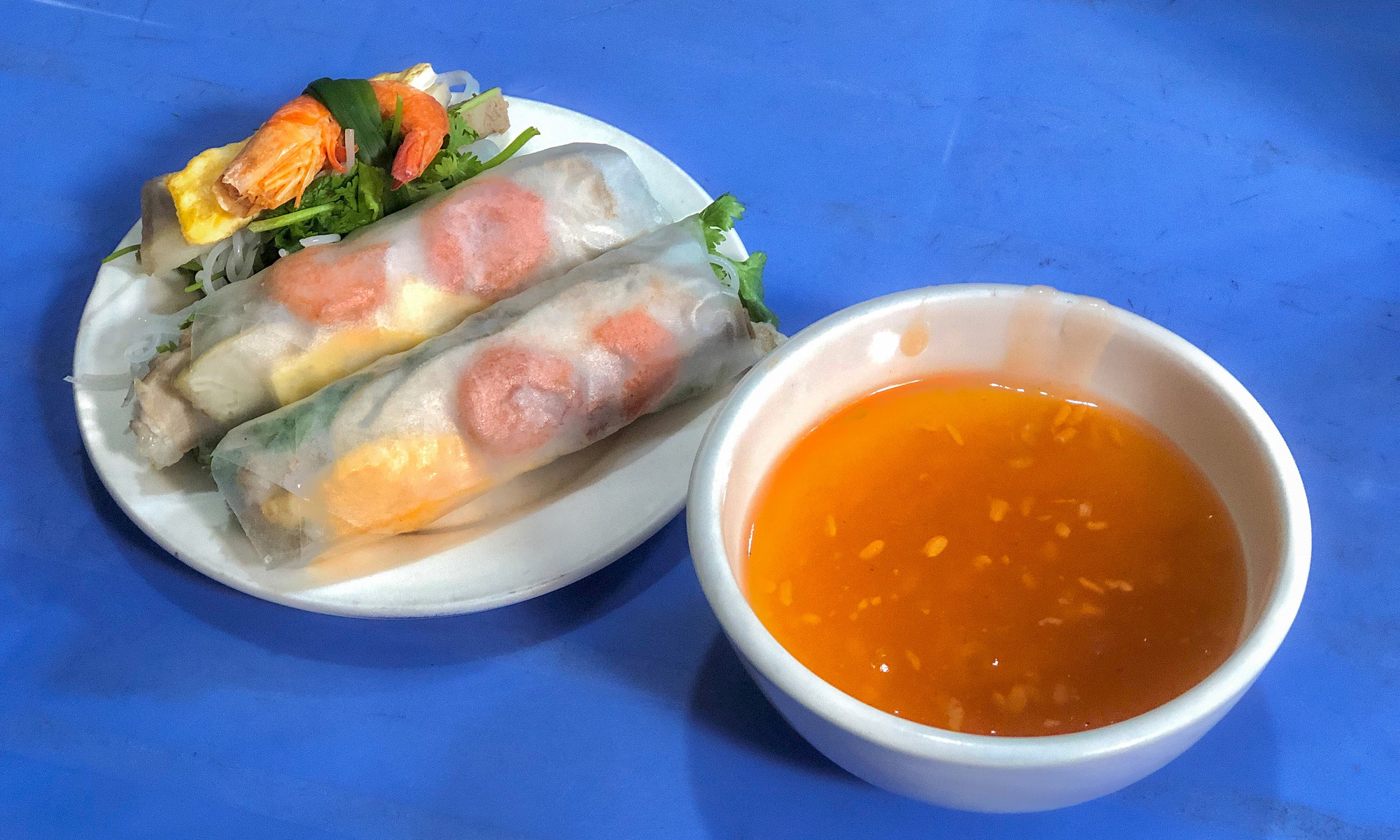 Cuốn hành Thủy Nguyên chấm nước mắm chắt