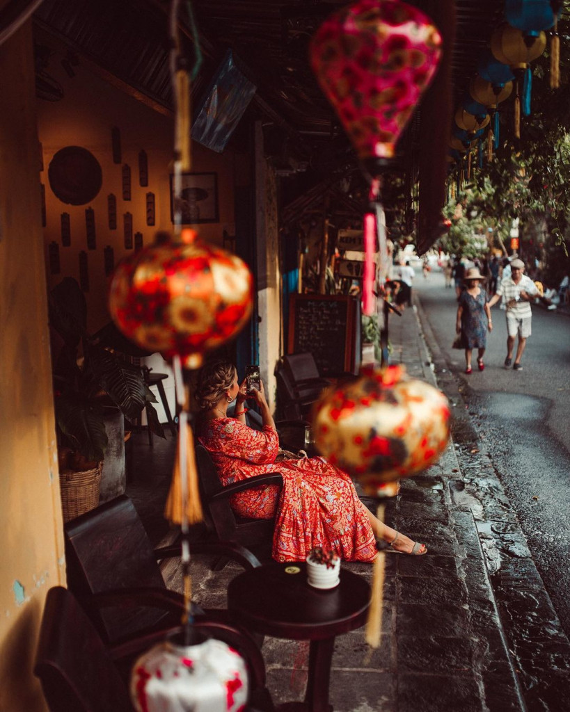 Không khí cuối tuần ở Hội An tại bãi biển
