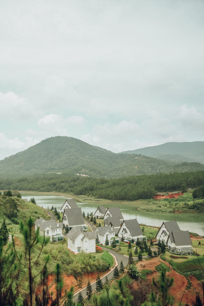 Con đường đến đồi Thiên Phúc Đức tại Đà Lạt khác lạ