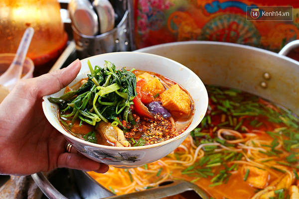 Quán ăn lâu đời Sài Gòn - Canh bún cô Bích Nghĩa Phát Quán ăn lâu đời Sài Gòn - Canh bún cô Bích Nghĩa Phát