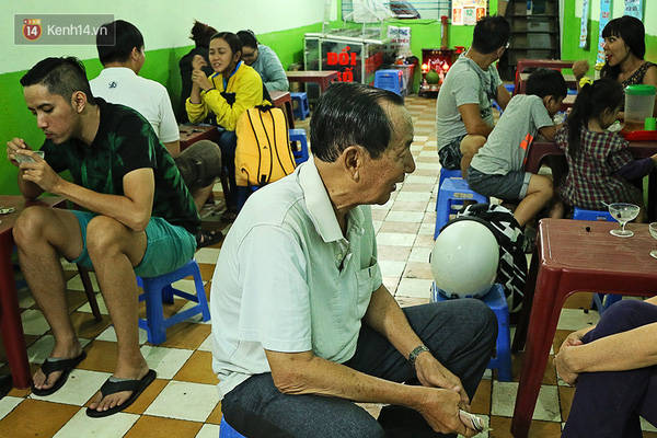 Chú Tám - người bán kem nhãn lâu đời