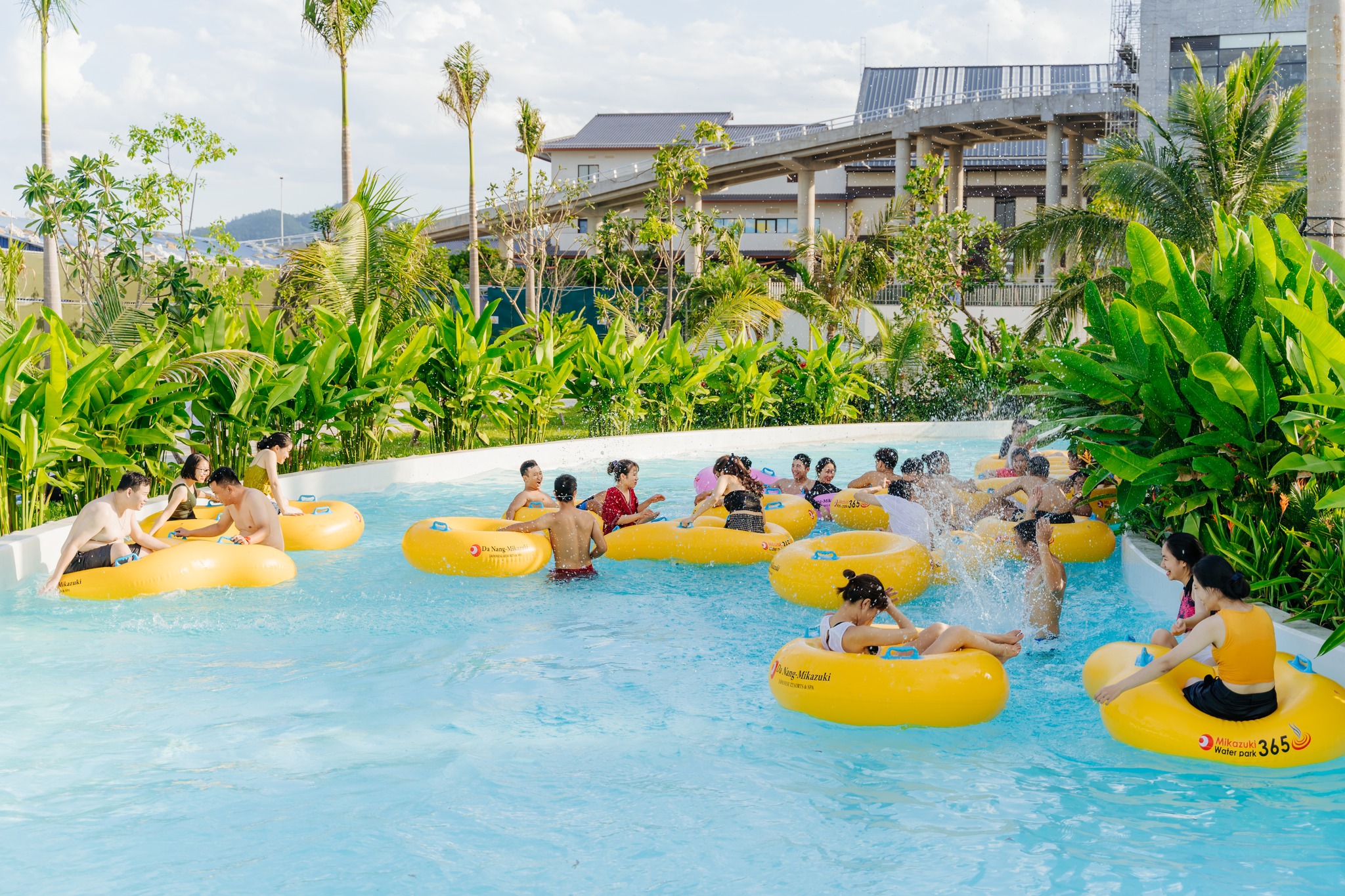 Công viên nước ngoài trời tại Mikazuki Japanese Resort