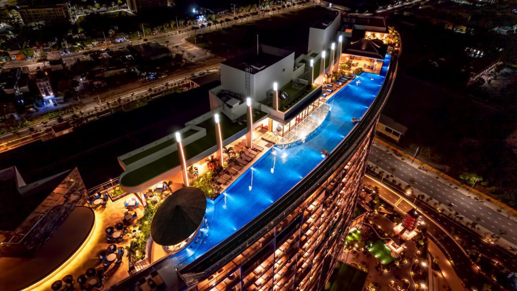 Skybar ngắm Đà Nẵng về đêm