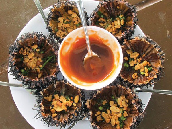 Nhum nướng mỡ hành đặc sản Nam Du