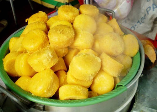 Bánh bò thốt nốt mềm, xốp và dễ ăn khi thưởng thức đặc sản An Giang