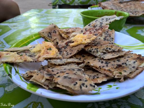 Bánh tráng mắm ruốc đặc sản Phan Rang cắt nhỏ