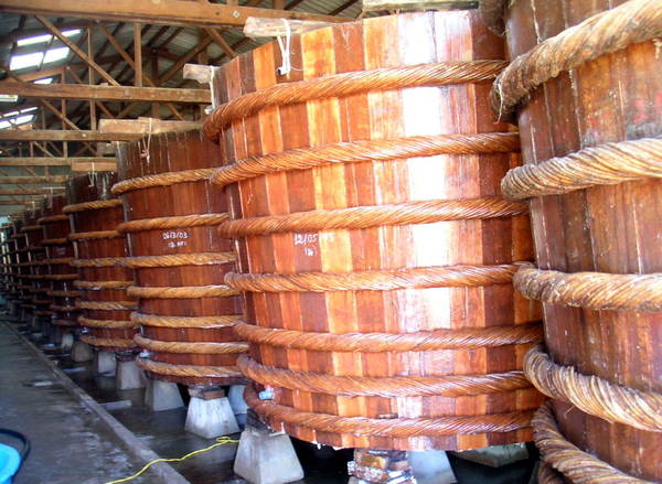 Nhà thùng nước mắm đặc sản Phú Quốc