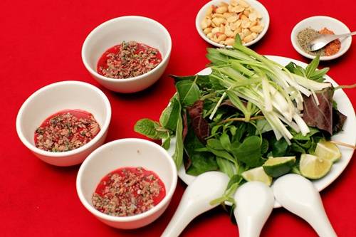 Tiết canh là món khoái khẩu của dân nhậu - đặc sản Việt Nam