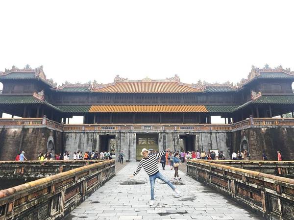 Hành lang sơn son thếp vàng tại Đại Nội Huế