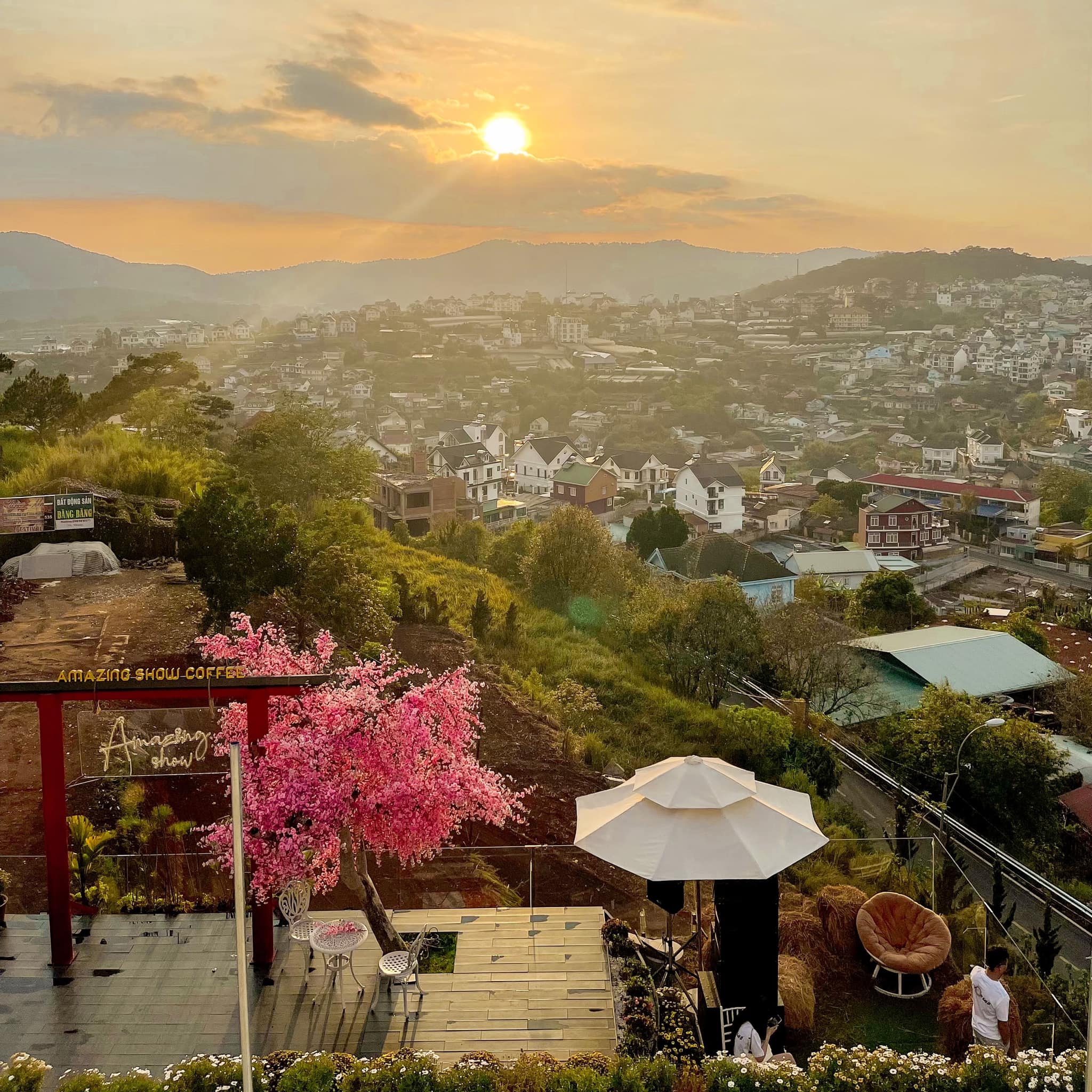 quan-ca-phe-hot-nhat-da-lat-ivivu-11