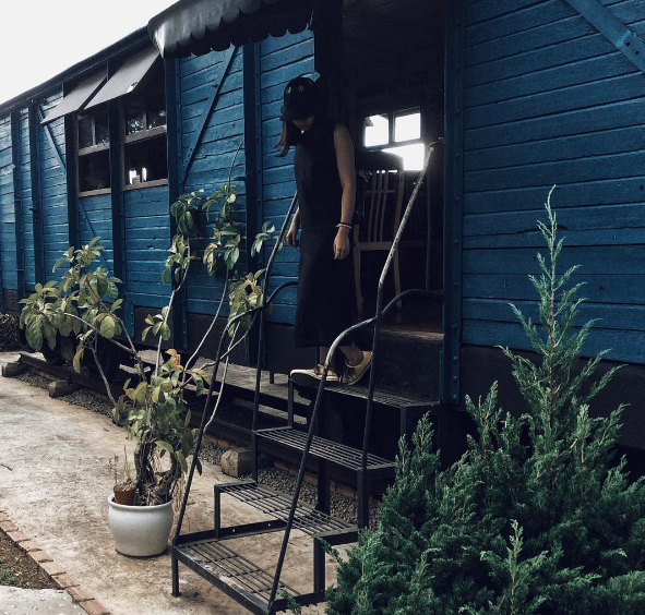 Góc tường cổ tại Dalat Train Villa