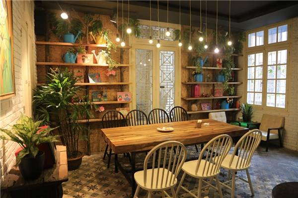 Khu vực đọc sách yên tĩnh tại Hoa 10 Giờ Khu vực đọc sách yên tĩnh tại Hoa 10 Giờ