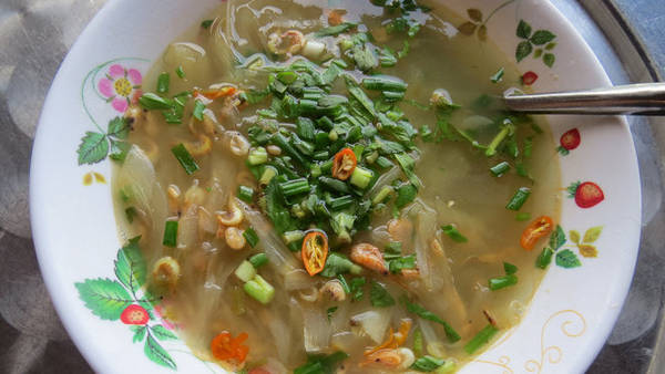 Tô canh khoai mì nấu tép - Ảnh: Minh Kỳ