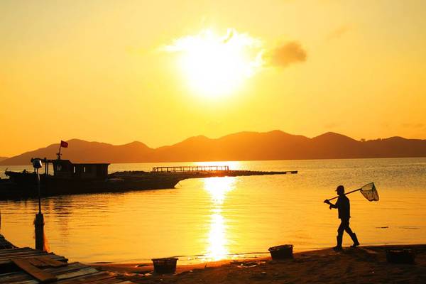 Đảo Bánh Sữa hoang sơ - Đảo đẹp Quảng Ninh