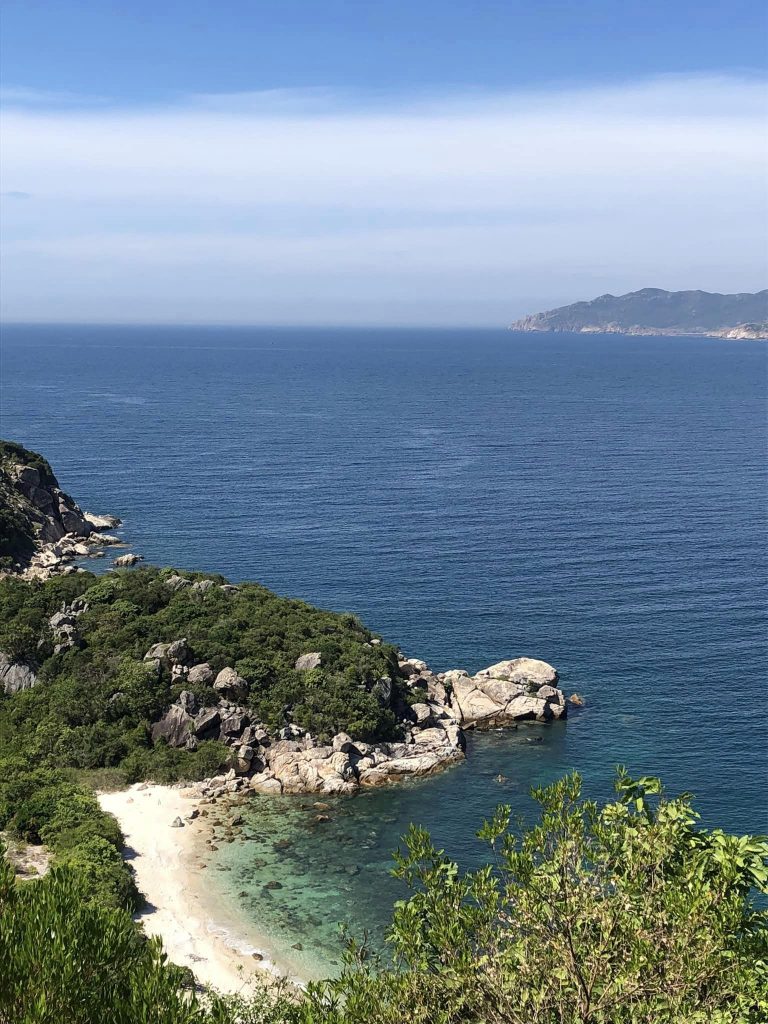 Hòn Rùa gần đảo Bình Ba