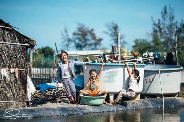Trẻ em trên đảo. Ảnh: Quanlightwriter.photography