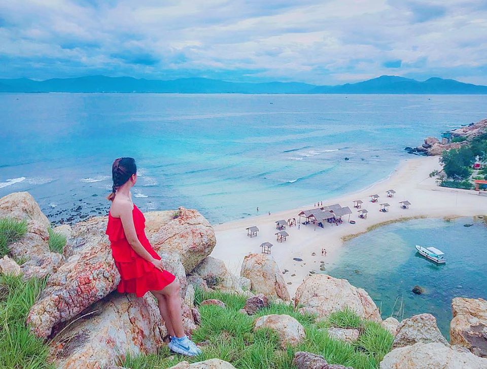 Làn nước trong vắt tại đảo Yến Nha Trang